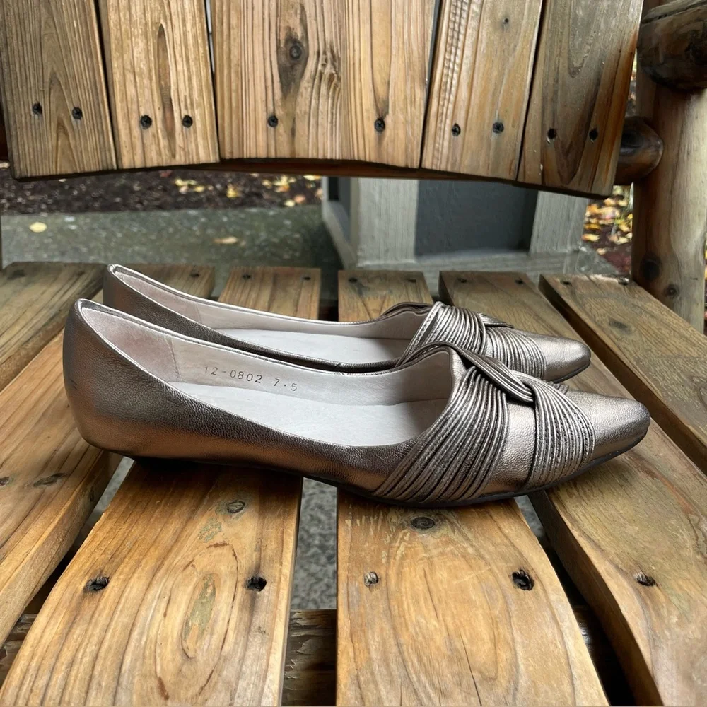 J. Jill Metallic Silver Leather Flats Womens Size 7.5 Pointed Toe Slip On